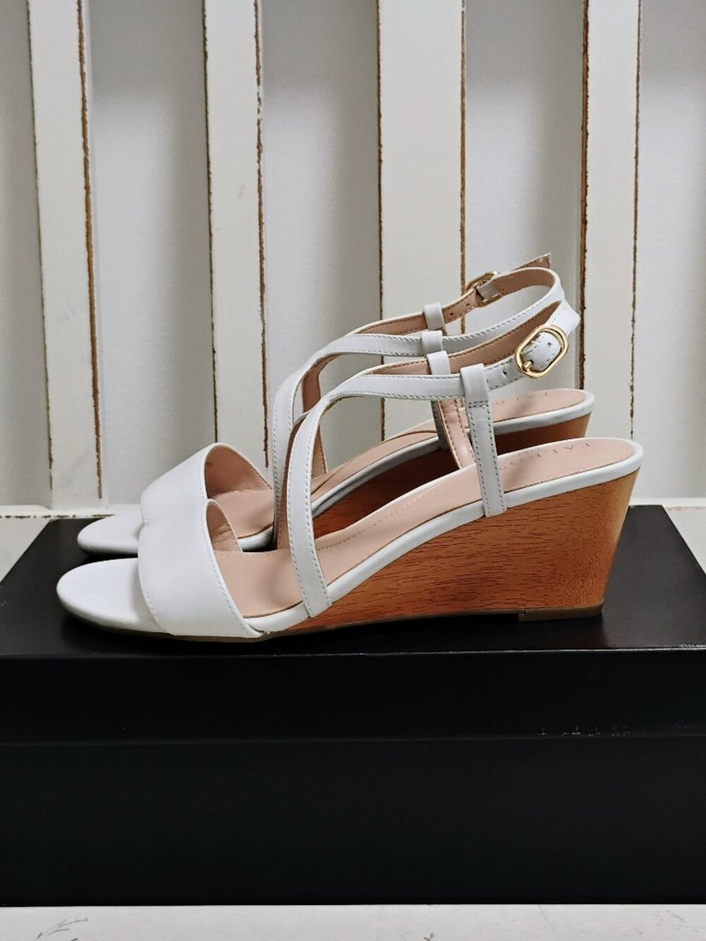 New Talbots Leather Sandals White 7